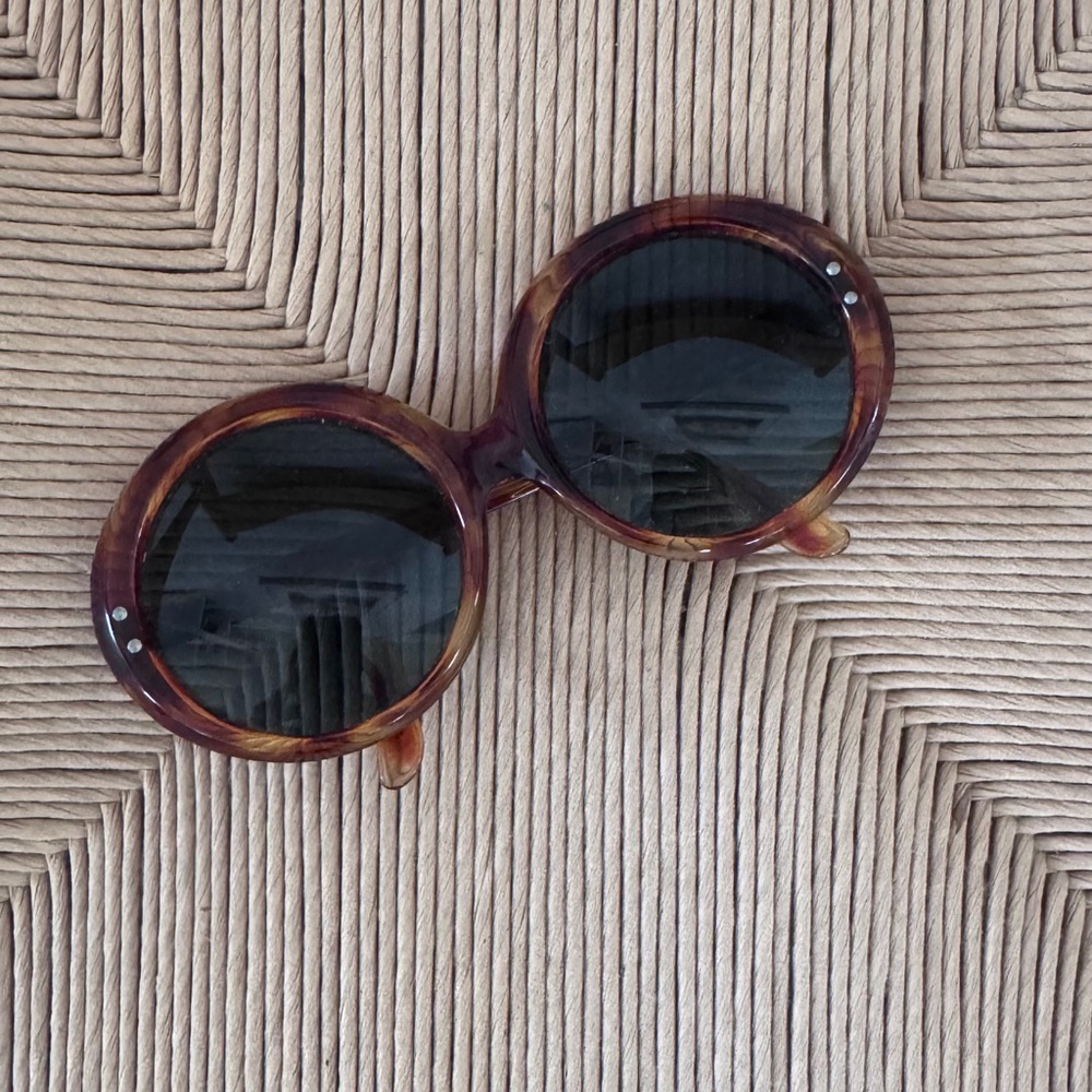 Vintage tortoise shell sunglasses